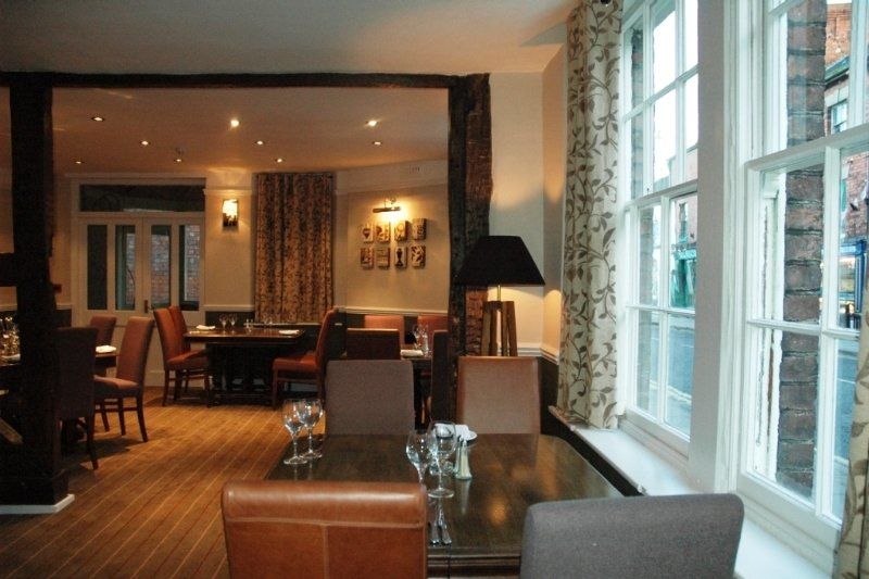 The Royal Oak Hotel, Welshpool, Mid Wales Экстерьер фото